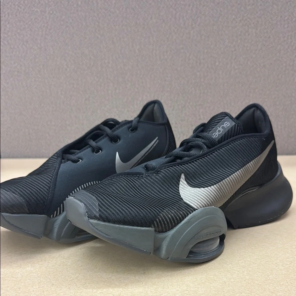 Nike sneakers dynamic